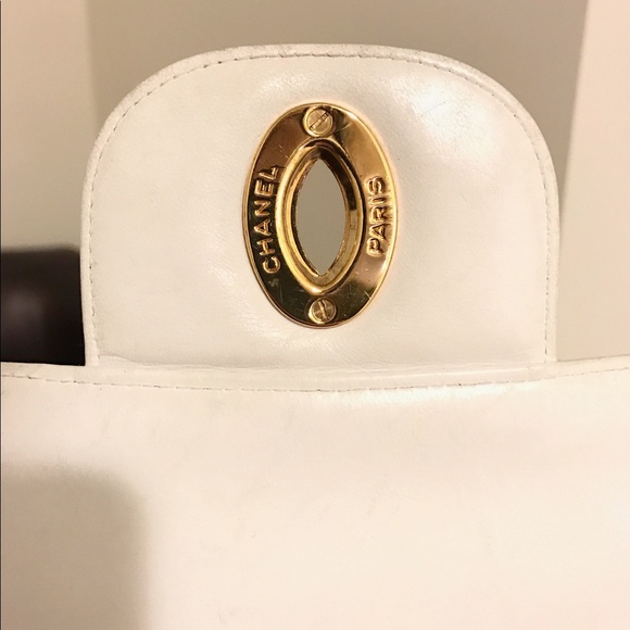 Chanel Vintage Jumbo XL White Lambskin Flap. - Picture 5 of 8
